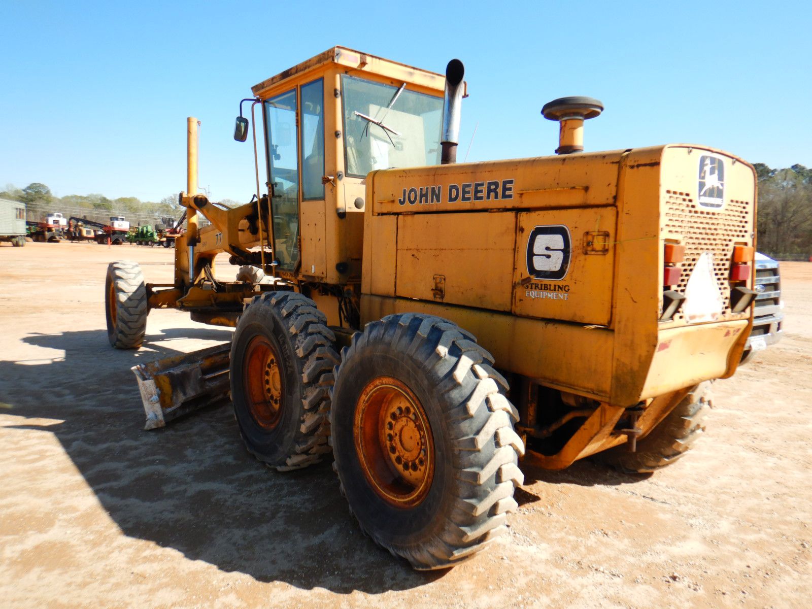JOHN DEERE 770B Motor Grader