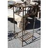 Image 1 : ARCHITECTURAL IRON WESTERN STAR GARDEN TABLE #2329198