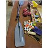 Image 5 : Croquet Set - Golf Balls & Tees - Oars - 5lbs Dumbbells - Water Air Mattress