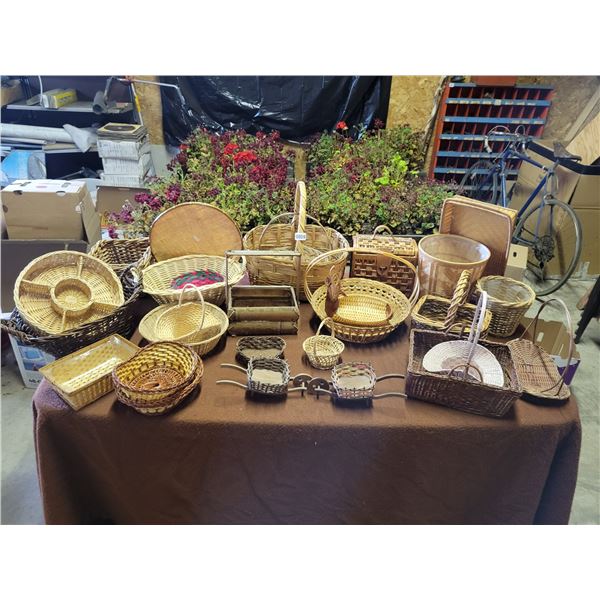 Assortment of Wicker Baskets x27