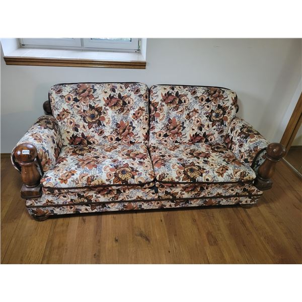 Vintage Floral Hide-A-Bed (Great Condition)