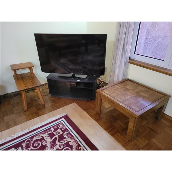 50" Samsung LED Flat Screen TV with TV Stand & 2 Side Tables.