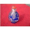 Image 1 : Bi-color Peking glass snuff bottle featuring a #2310002