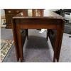 Image 1 : Tennessee Handcrafted Table  with tapered legs #2340533