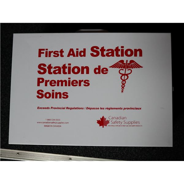 METAL FIRST AID KIT, WALL MOUNTABLE