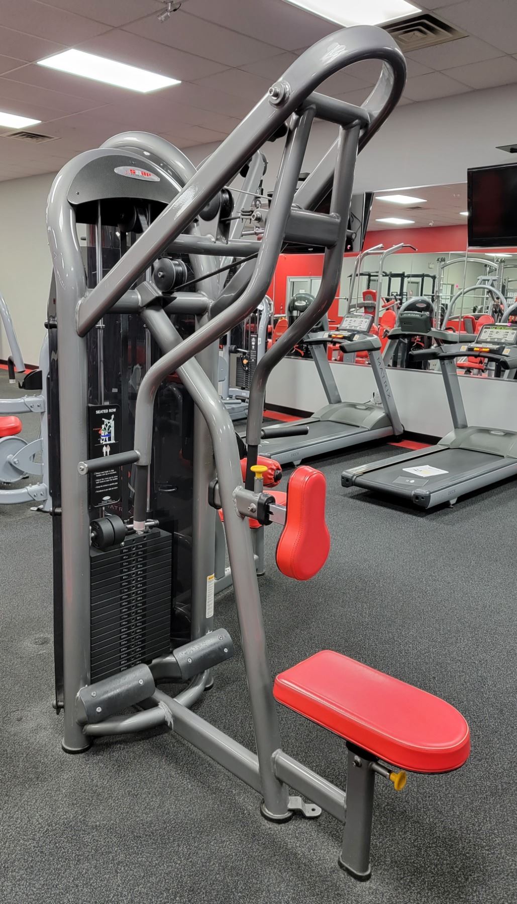 MATRIX SEATED ROW MACHINE WITH 295LBS INTERNAL