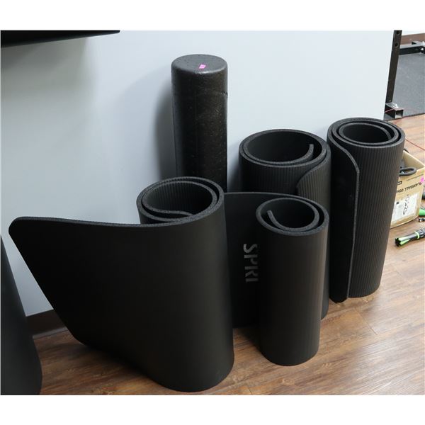 LOT OF ASSORTED FLOOR MATS