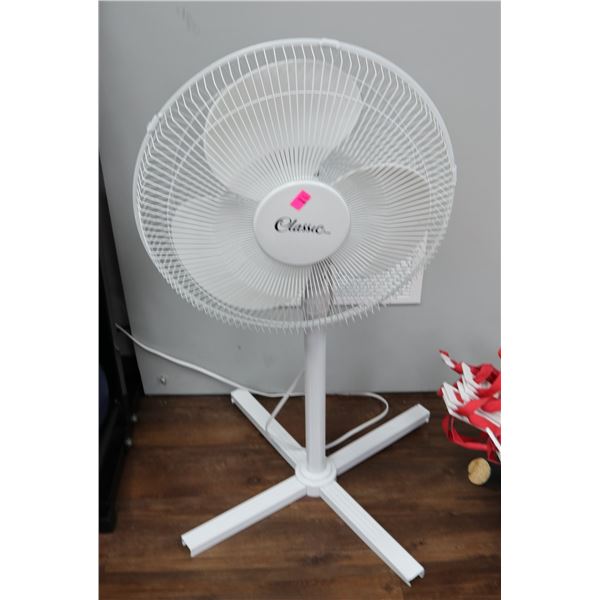 CLASSIC OSCILLATING FLOOR FAN
