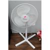 Image 1 : CLASSIC OSCILLATING FLOOR FAN