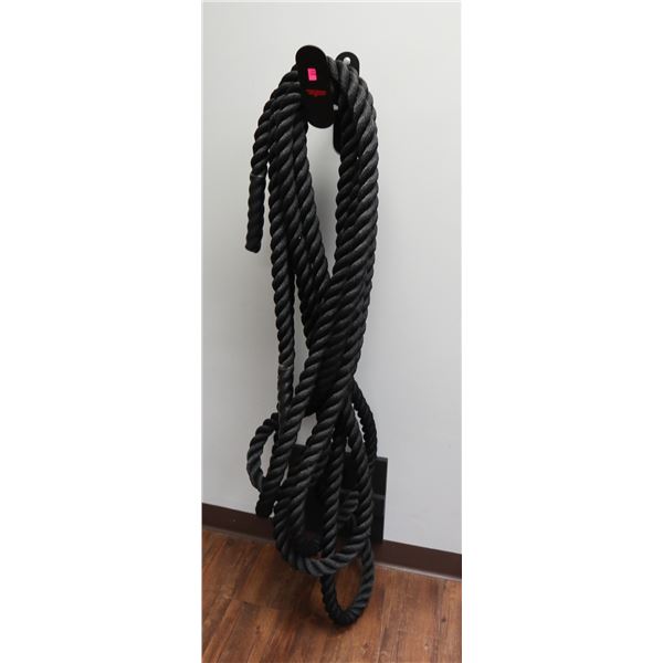 BATTLE EXERCISE TRAINING ROPE WITH WALL MOUNT