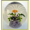 Image 1 : VINTAGE ART GLASS PAPERWEIGHT W DAISY FLOWER #2327231