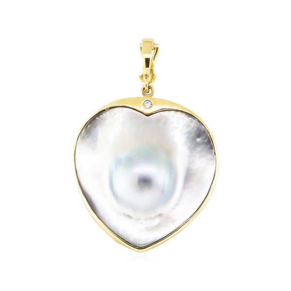 0.03 ctw Diamond and Black Mother of Pearl Heart Shaped Pendant - 14KT Yellow Go