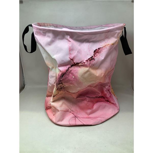 PinkÊcollapsable laundry bin