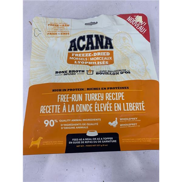 AcanaÊFree run Turkey recipe Dog Food Topper with freeze dried morsels