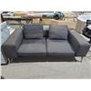 Image 2 : 2 Cushion Love Seat