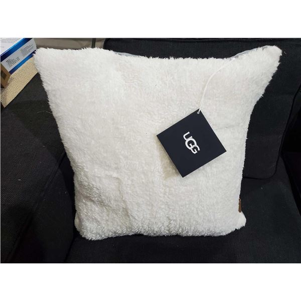 *NEW* UGG Sherpa & Fleece Throw Pillow