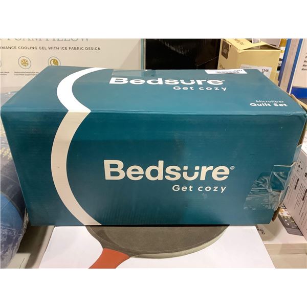 *NEW* Bedsure Quilt  - Branches with Yellow Leafs 106"X96"