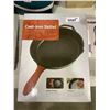 Image 1 : *NEW* 12.5" Cast Iron SKillet with Silicone Handle