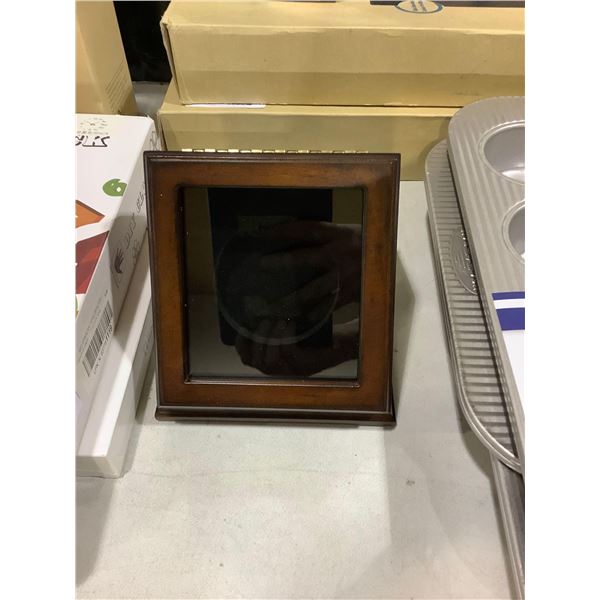 *NEW* Chez Monett Hockey Puck Display Case