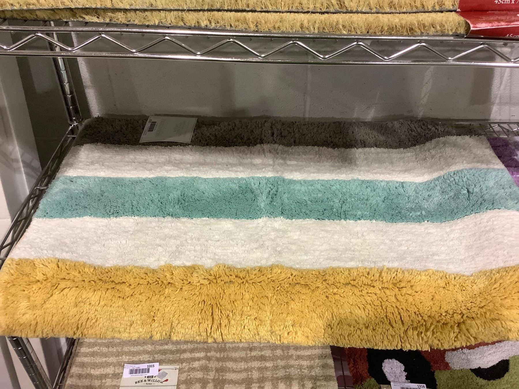Signature Bath Rug *NEW* Signature Bath Rug