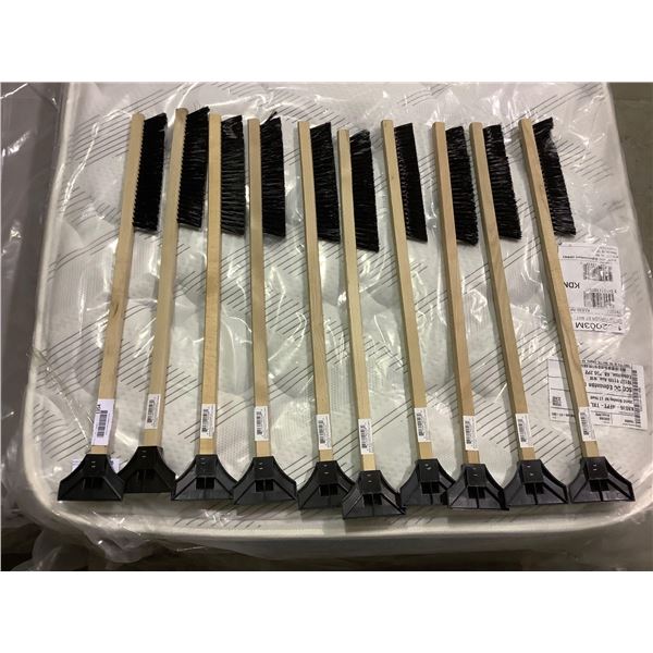 10X Wooden Handled Snow Brush/Scraper