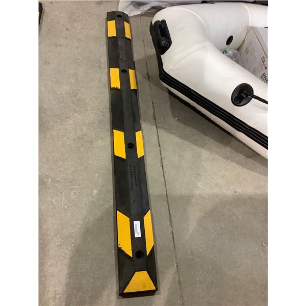 Heavy Duty Rubber Yellow & Black Easy Install Curb - 6ft long NEW