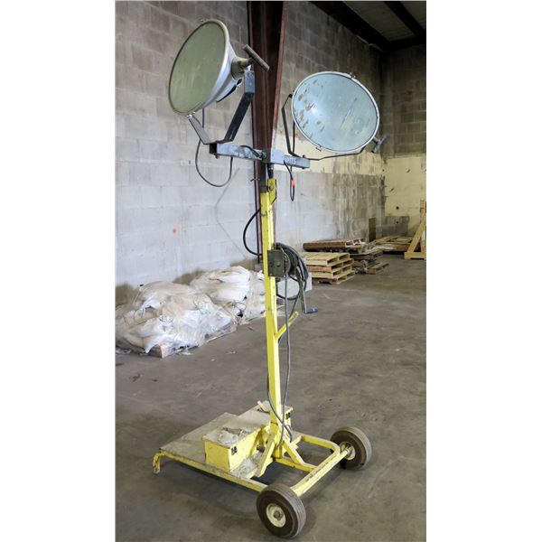 Rolling Adjustable Work Lamps on Pole & Base