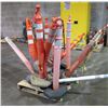 Image 1 : Pallet Multiple Delineators Post Models on Base