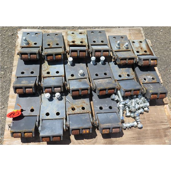 Qty 16 Metal Connector Ramp Parts with Rolling Wheels