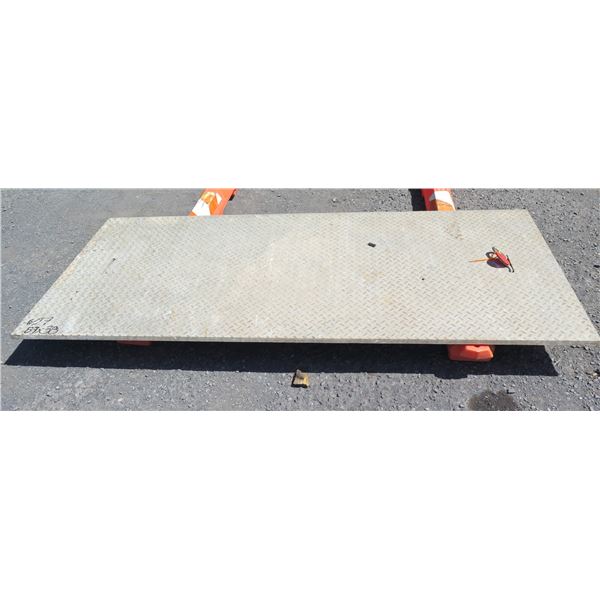Metal Diamond Road Plate w/ Hooks 87"x38"W