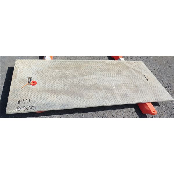 Metal Diamond Road Plate w/ Hooks 87"x38"W