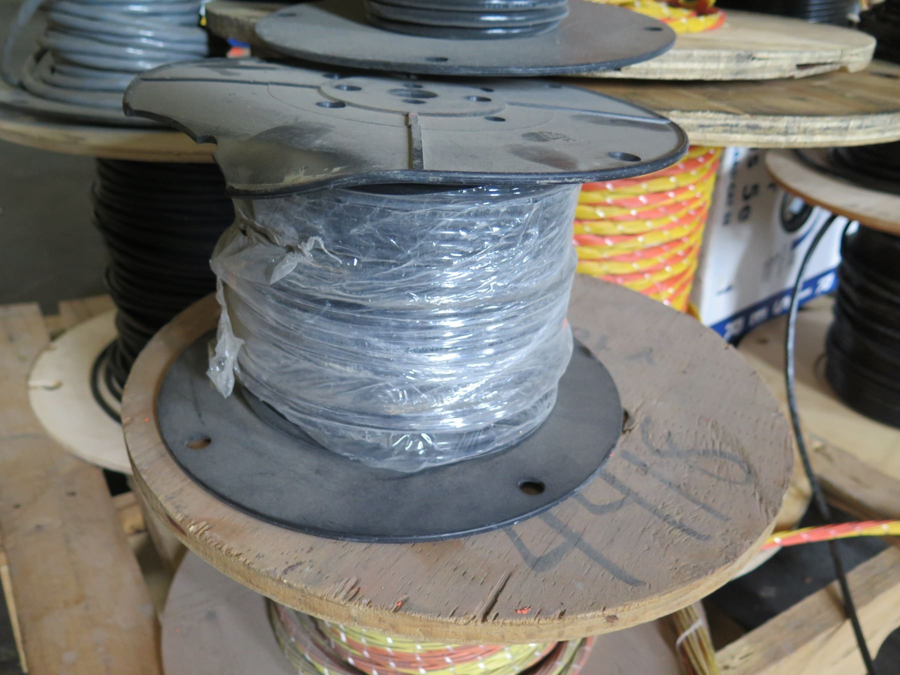 Pallet Multiple Spools Cable & Wire, Box Berk-Tek Hyper Plus 5e CMR ...