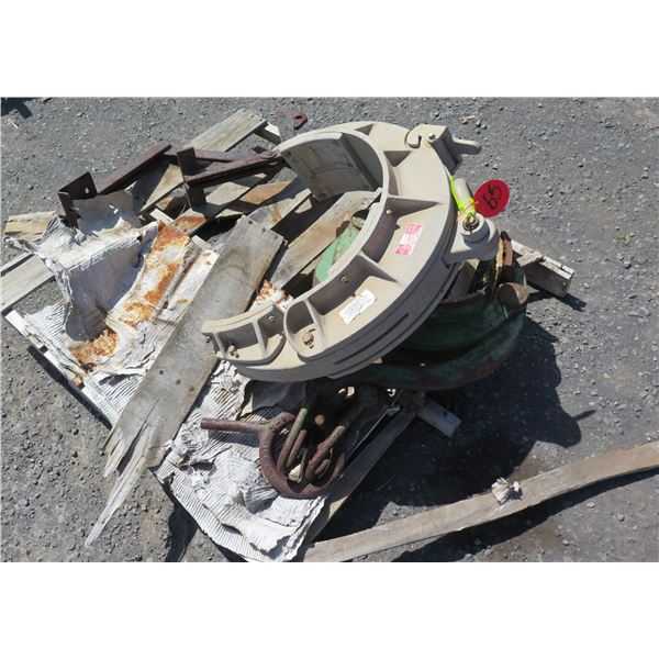 Crescent Pipe Tongs SWL Lift Capacity 3500 Lbs. C40B2010