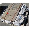 Image 1 : Pallet Multiple Metal Spacer Plates w/ Holes