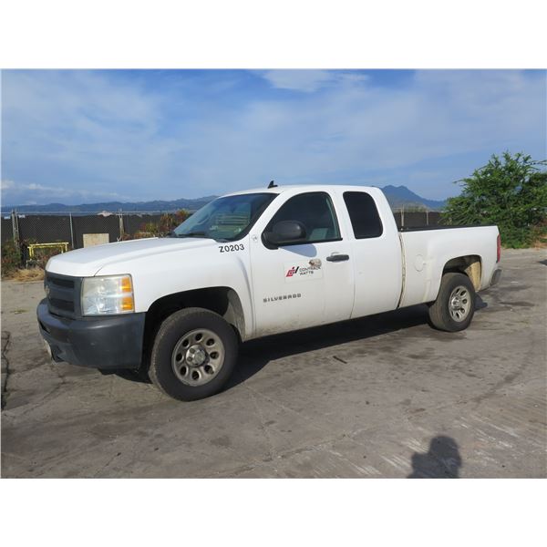 2009 Chevy Silverado Pickup Truck. Engine Doesn't Run, Transmission Problem Reported by Seller