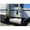 Image 9 : 1993 Peterbilt Fuel /  Lube Truck (Engine Runs See Video)
