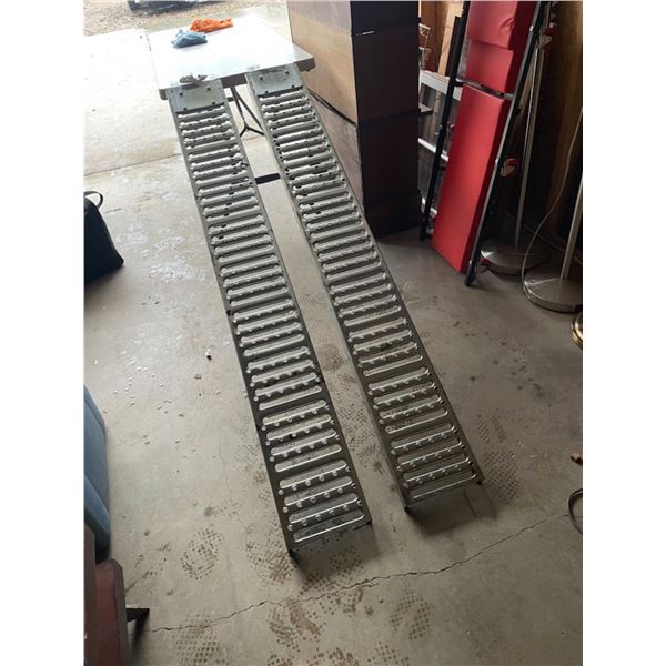 ALUMINUM LOADING RAMPS