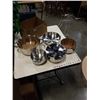 Image 2 : STANSPORT STAINLESS STEEL 7 PIECE DELUXE FAMILY COOKSET