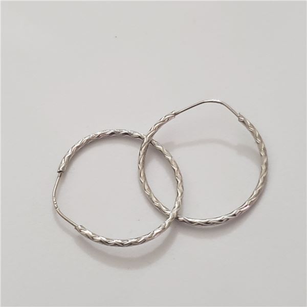 10K WHITE GOLD HOOP EARRINGS