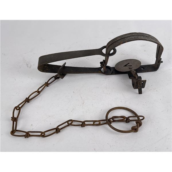Oneida Victor 1 1/2 Jaw Marked Animal Trap