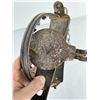 Image 7 : Oneida Victor Jump Coyote Trap w/ Teeth