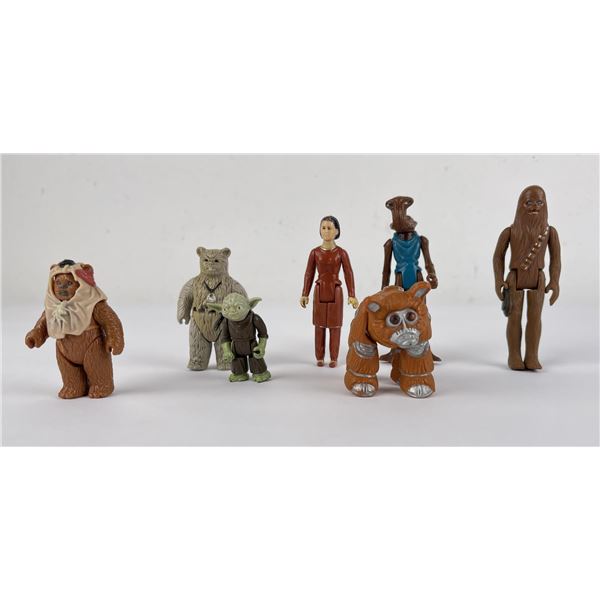 Group of Vintage Star Wars Action Figures