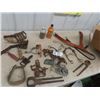 Image 1 : Hoof Trimmers, Horse Grooming, Saddle Breast Strap, Clips & Rings