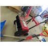 Image 2 : 3 Snow Shovels & Power Snow Shovel