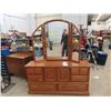 Image 1 : Oak Dresser w Tri Mirror 32" x 62" x 17" Plus Mirror 42" x 50"