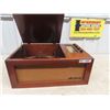 Image 1 : Fleetwood Radio/ Record Player