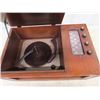 Image 2 : Fleetwood Radio/ Record Player