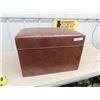 Image 1 : Upholstered Chest 16" x 24" x 16"