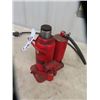 Image 3 : 2 Air/ Hyd Jack 1) 20 Ton 1) 12 Ton