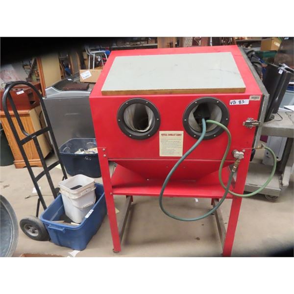 Vertical Sand Blast Cabient w Sand
